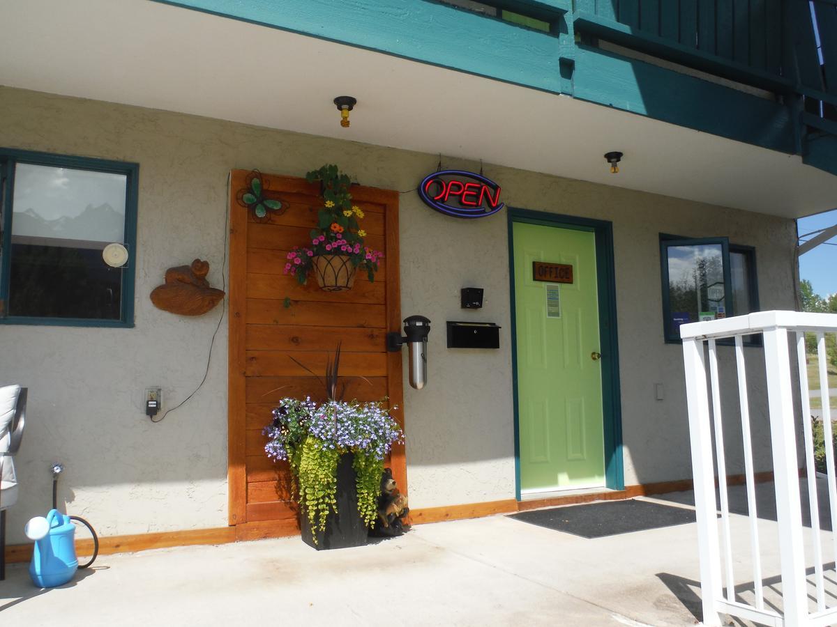 Robber'S Roost Motel New Hazelton Екстер'єр фото