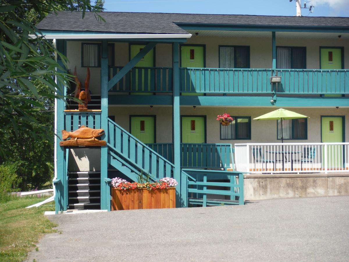 Robber'S Roost Motel New Hazelton Екстер'єр фото