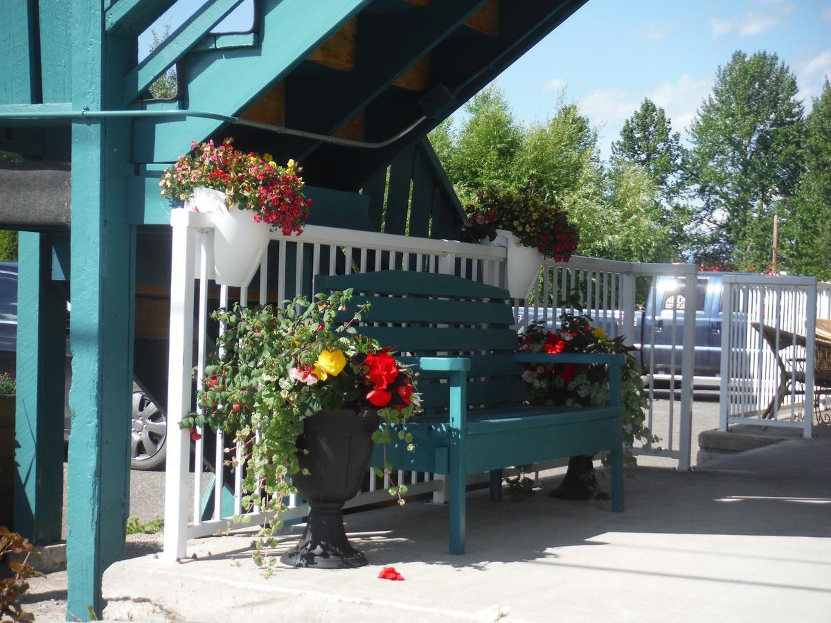 Robber'S Roost Motel New Hazelton Екстер'єр фото