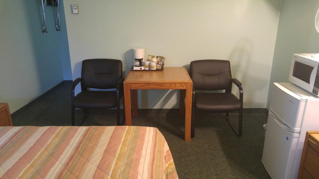 Robber'S Roost Motel New Hazelton Екстер'єр фото