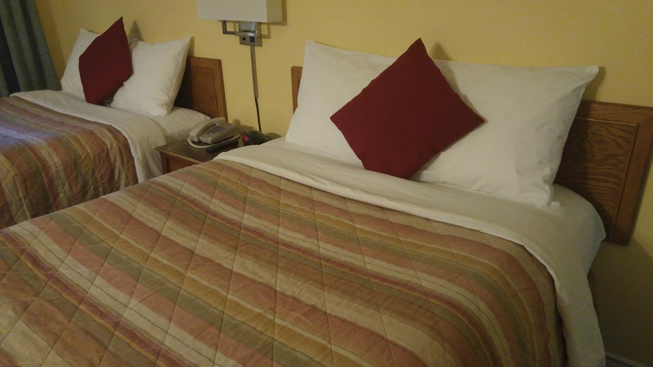 Robber'S Roost Motel New Hazelton Екстер'єр фото