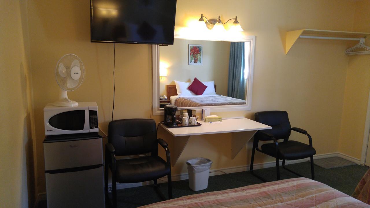 Robber'S Roost Motel New Hazelton Екстер'єр фото