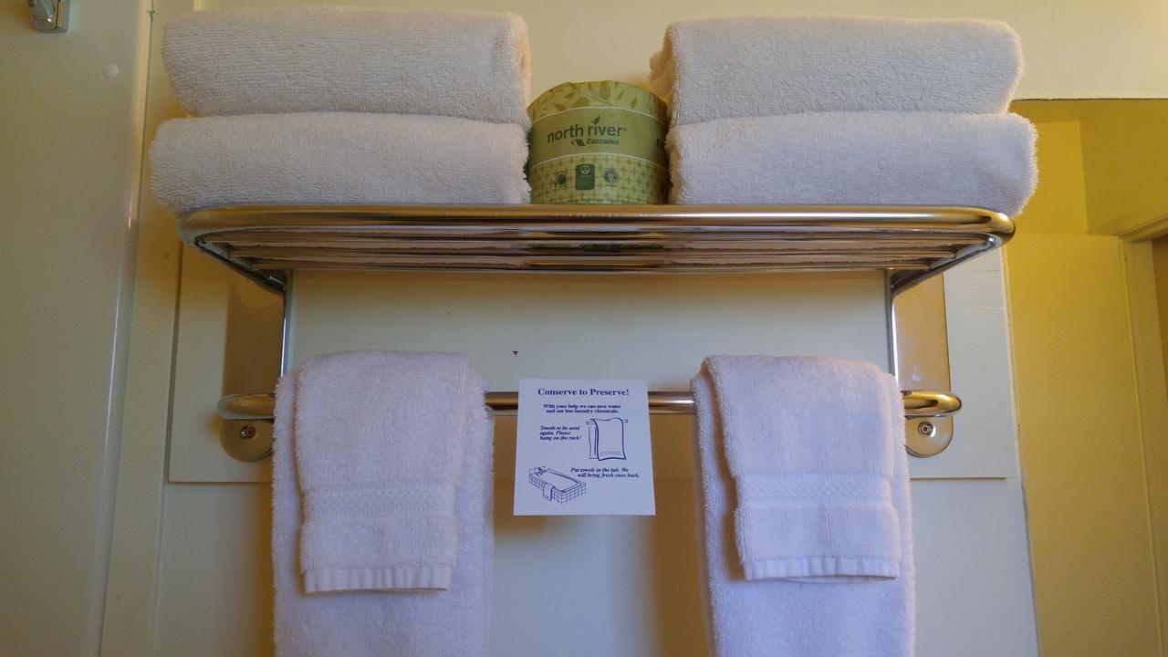 Robber'S Roost Motel New Hazelton Екстер'єр фото