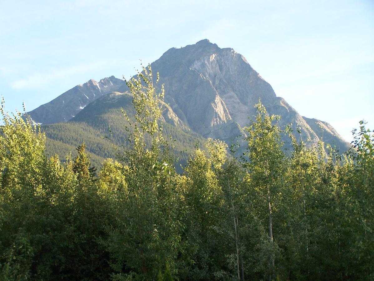 Robber'S Roost Motel New Hazelton Екстер'єр фото