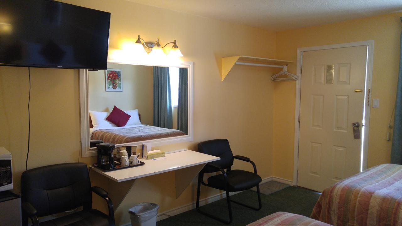 Robber'S Roost Motel New Hazelton Екстер'єр фото